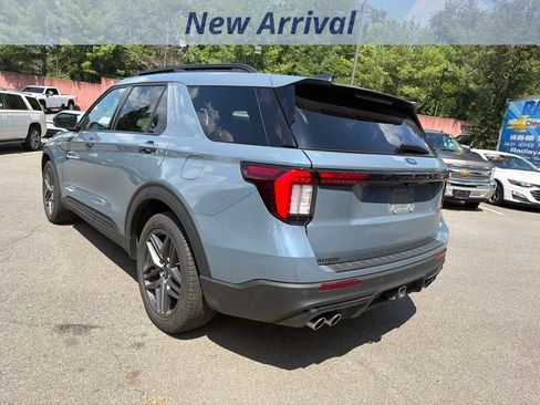 Used 2025 Ford Explorer ST AWD/4WD image 10