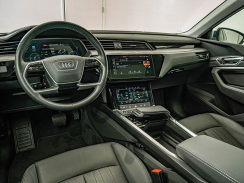 Used 2021 Audi e-tron Premium w/ Convenience Plus Package AWD/4WD image 4