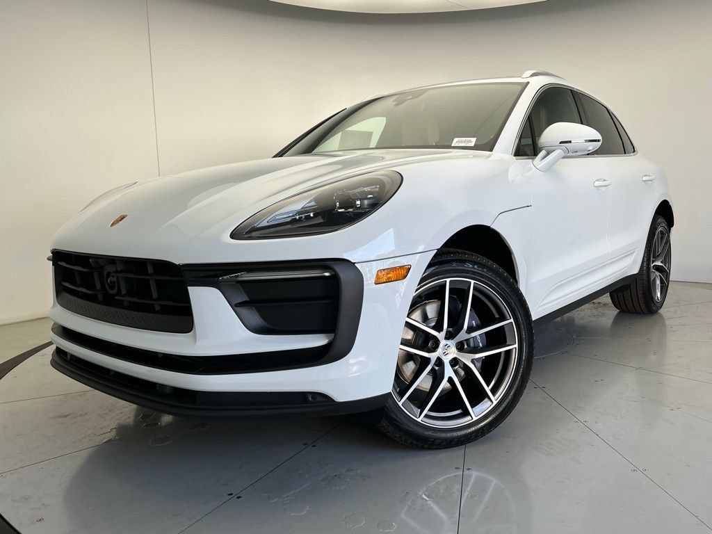 Certified 2026 Porsche Macan AWD/4WD image 1