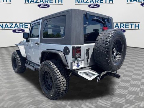 Used 2009 Jeep Wrangler Sahara w/ Dual Top Group AWD/4WD image 5