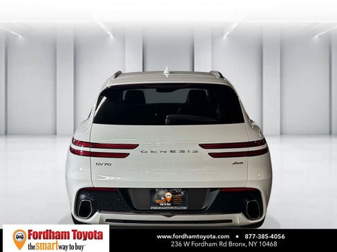 Used 2025 Genesis GV70 2.5T AWD/4WD image 6