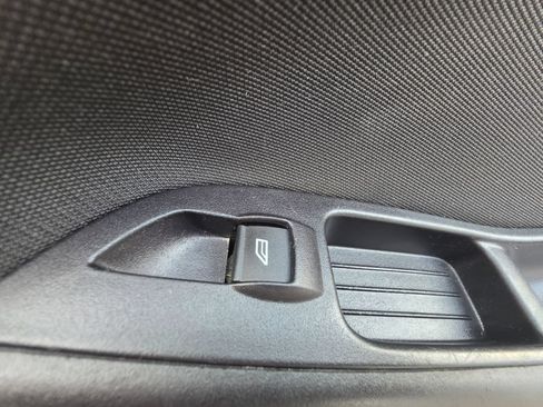 Used 2016 Ford Focus SE FWD image 8