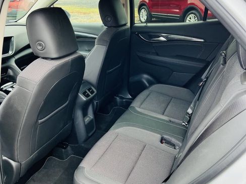 Used 2023 Buick Envision Preferred image 10