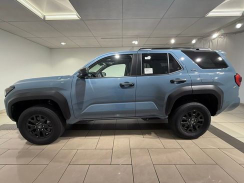 New 2026 Toyota 4Runner SR5 image 2