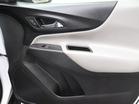 Used 2020 Chevrolet Equinox LT image 11