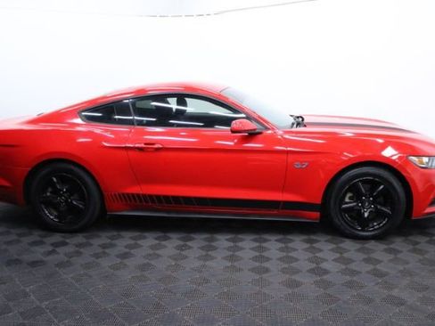 Used 2017 Ford Mustang V6 image 5