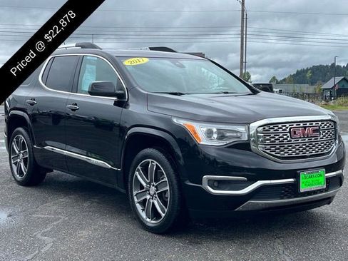 Used 2017 GMC Acadia Denali w/ Technology Package AWD/4WD image 4