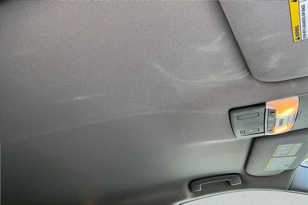 Used 2025 Nissan Pathfinder SV FWD image 27