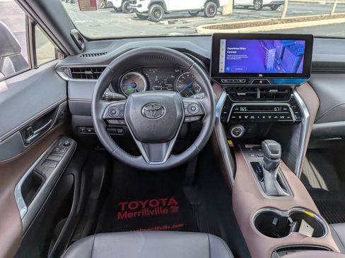 Certified 2024 Toyota Venza XLE AWD/4WD image 25