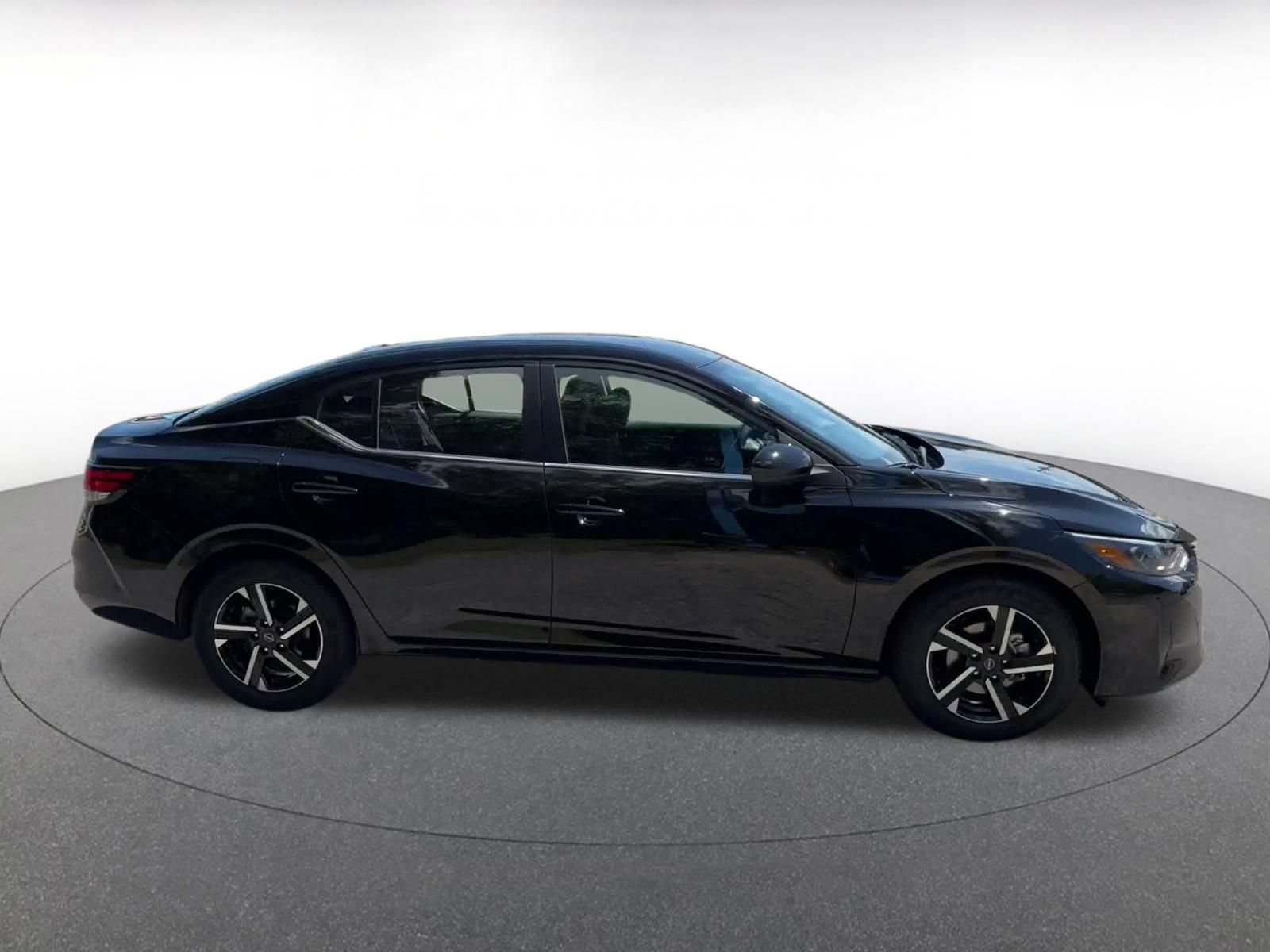 Used 2025 Nissan Sentra SV FWD image 15