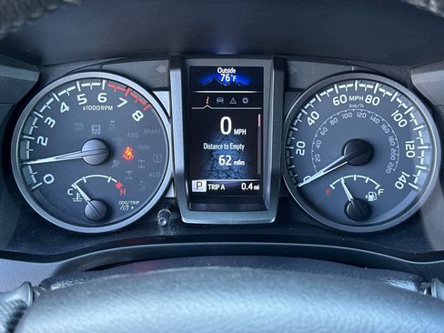 Used 2021 Toyota Tacoma TRD Off-Road w/ Technology Package image 31