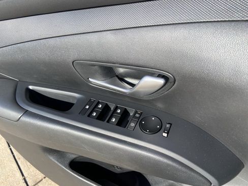 Used 2025 Hyundai Tucson SE FWD image 47