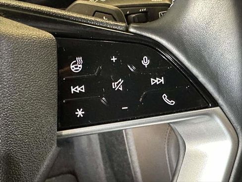 Used 2025 Audi Q5 Premium w/ Convenience Package image 26