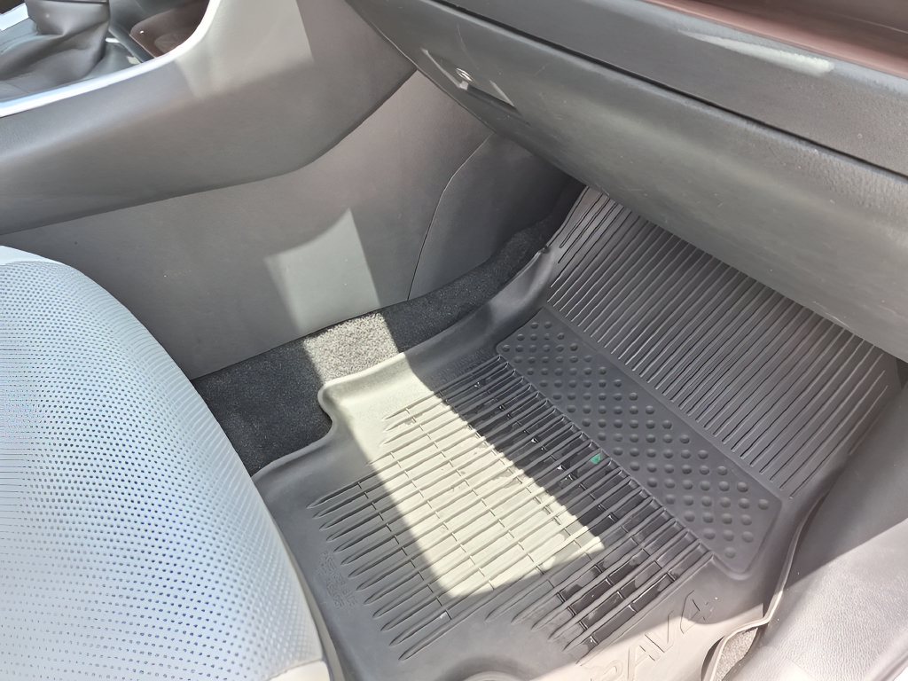 Used 2024 Toyota RAV4 Limited FWD image 35