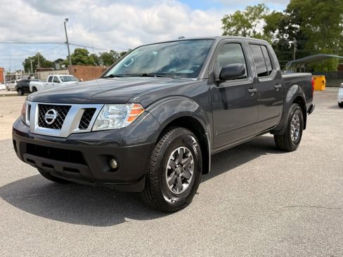 Used 2015 Nissan Frontier Desert Runner RWD image 5