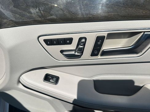 Used 2016 Mercedes-Benz E 350 4MATIC Sedan image 11