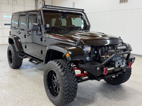Used 2016 Jeep Wrangler Unlimited Rubicon AWD/4WD image 6