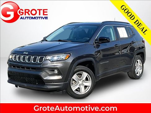Used 2022 Jeep Compass Latitude w/ Sun and Sound Group AWD/4WD image 1