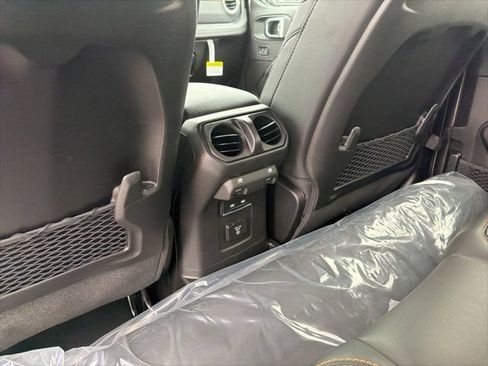 New 2026 Jeep Wrangler Unlimited Sahara AWD/4WD image 8