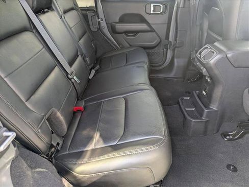 Used 2019 Jeep Wrangler Unlimited Sahara AWD/4WD image 18
