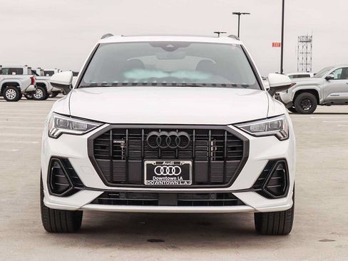 Used 2025 Audi Q3 2.0T Premium w/ Convenience Package AWD/4WD image 2