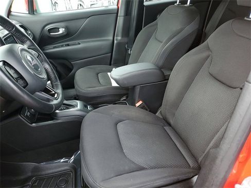 Used 2018 Jeep Renegade Altitude image 15