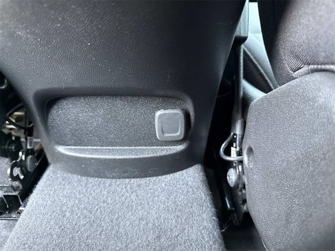 Used 2024 Chevrolet Malibu LT image 25