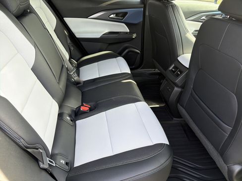 New 2026 Chevrolet Equinox EV LT image 15