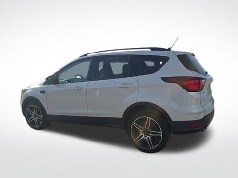 Used 2019 Ford Escape SEL FWD image 4