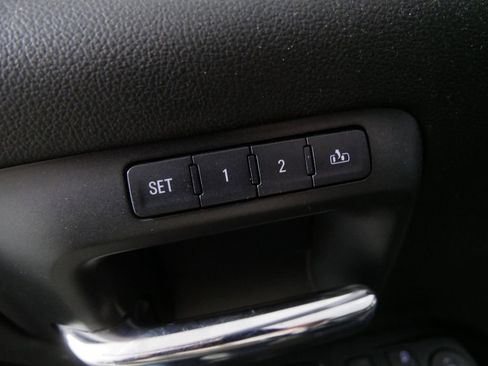 Used 2016 GMC Sierra 2500 SLT w/ Driver Alert Package AWD/4WD image 18