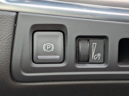 Used 2022 Cadillac XT5 Luxury FWD image 23