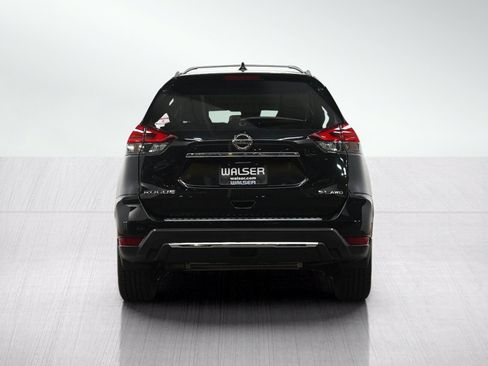 Used 2017 Nissan Rogue SL w/ SL Premium Package AWD/4WD image 4