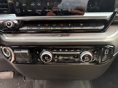 Used 2025 GMC Sierra 1500 SLT RWD image 27