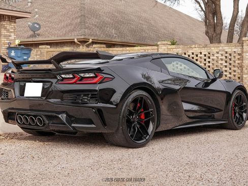 Used 2025 Chevrolet Corvette Z06 w/ Z07 Performance Package image 8