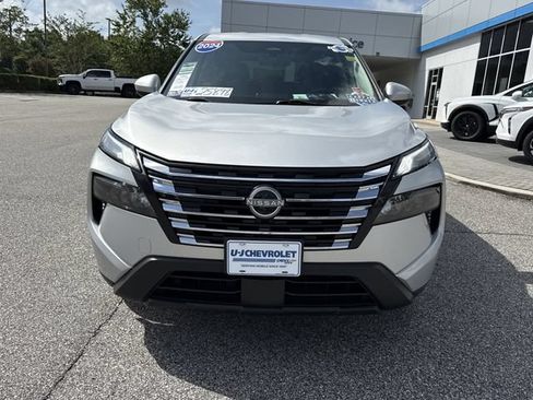 Used 2024 Nissan Rogue SV AWD/4WD image 8