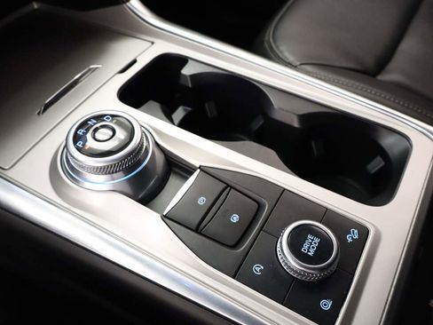 Used 2023 Ford Explorer XLT w/ Equipment Group 202A image 9