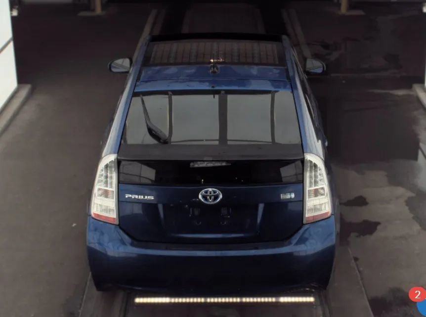 Used 2010 Toyota Prius Three w/ Solar Roof Pkg FWD image 4