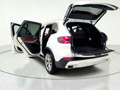 Used 2024 BMW X5 sDrive40i w/ Premium Package RWD image 16