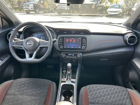 Used 2023 Nissan Kicks SR image 14
