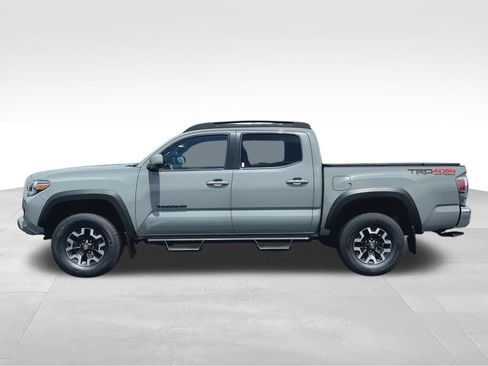 Used 2022 Toyota Tacoma TRD Off-Road AWD/4WD image 5