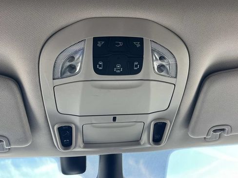 Used 2022 Chrysler Pacifica Limited FWD image 38