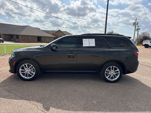Used 2023 Dodge Durango GT image 2