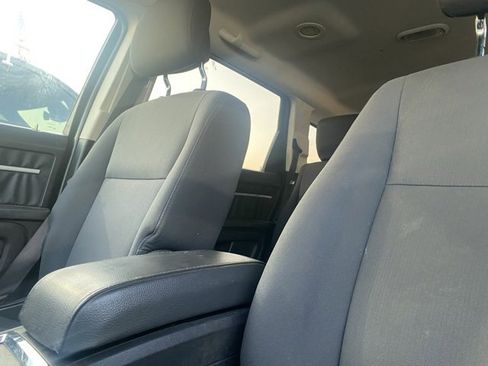 Used 2010 Dodge Journey SXT w/ Flexible Seating Group image 17