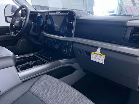 New 2026 Ford F250 XLT w/ XLT Premium Package image 32