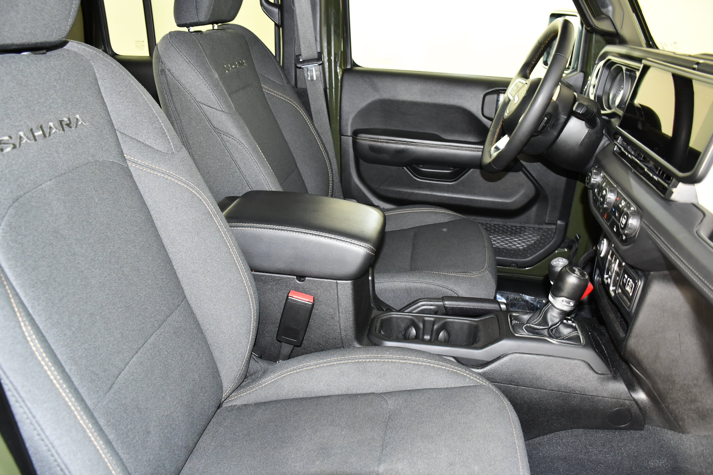 Used 2024 Jeep Wrangler Unlimited Sahara AWD/4WD image 42