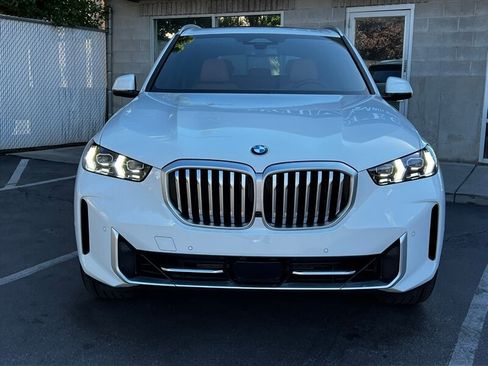 Used 2026 BMW X5 xDrive40i w/ Climate Comfort Package AWD/4WD image 2
