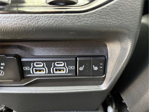 Used 2023 Jeep Grand Cherokee Overland image 47