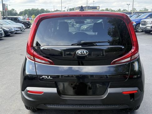 Used 2020 Kia Soul LX FWD image 5