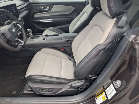 Used 2024 Ford Mustang Convertible RWD image 11