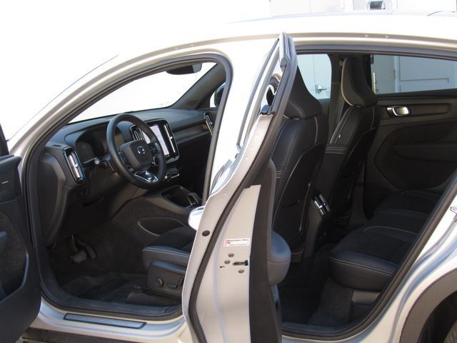Used 2023 Volvo C40 P8 Recharge Ultimate w/ Protection Package Premier AWD/4WD image 13